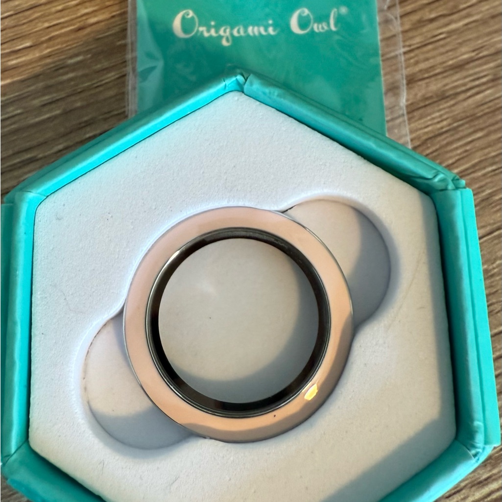 Origami Owl Large Light Peach Pink Enamel Twist Locket Face New Bz3009 Jewelry